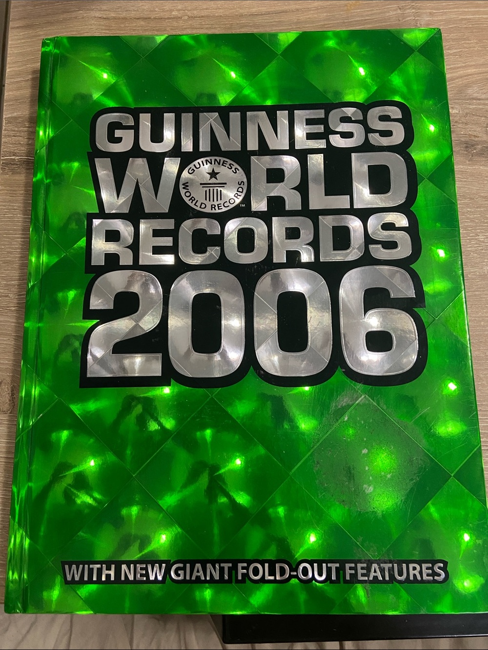 Guinness World Records 2006 Hardcover Coffee Table Book - Green